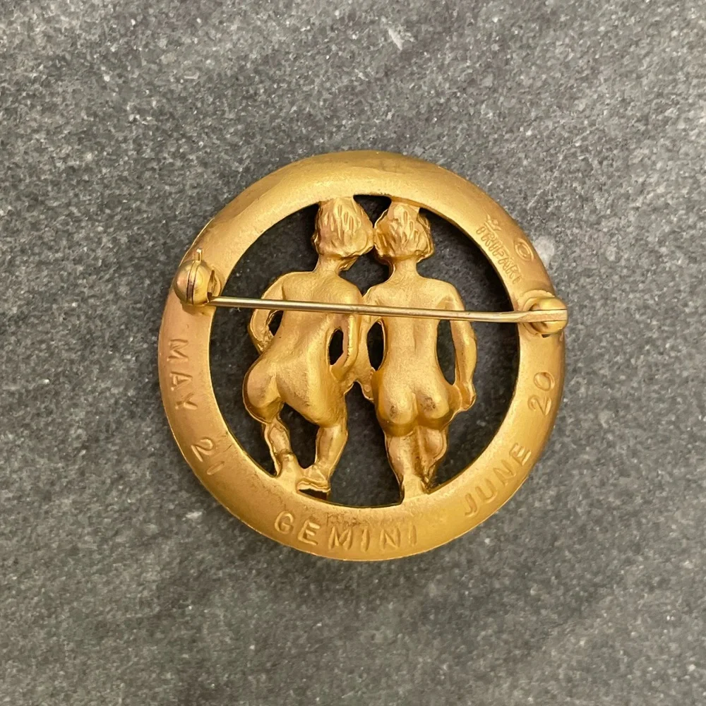 Vintage Trifari Gemini Twins Zodiac Gold Brooch Ad Piece